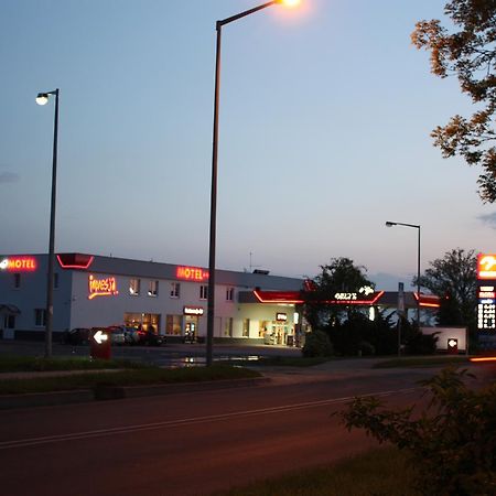 Impresja Motel Borek Wielkopolski Bagian luar foto