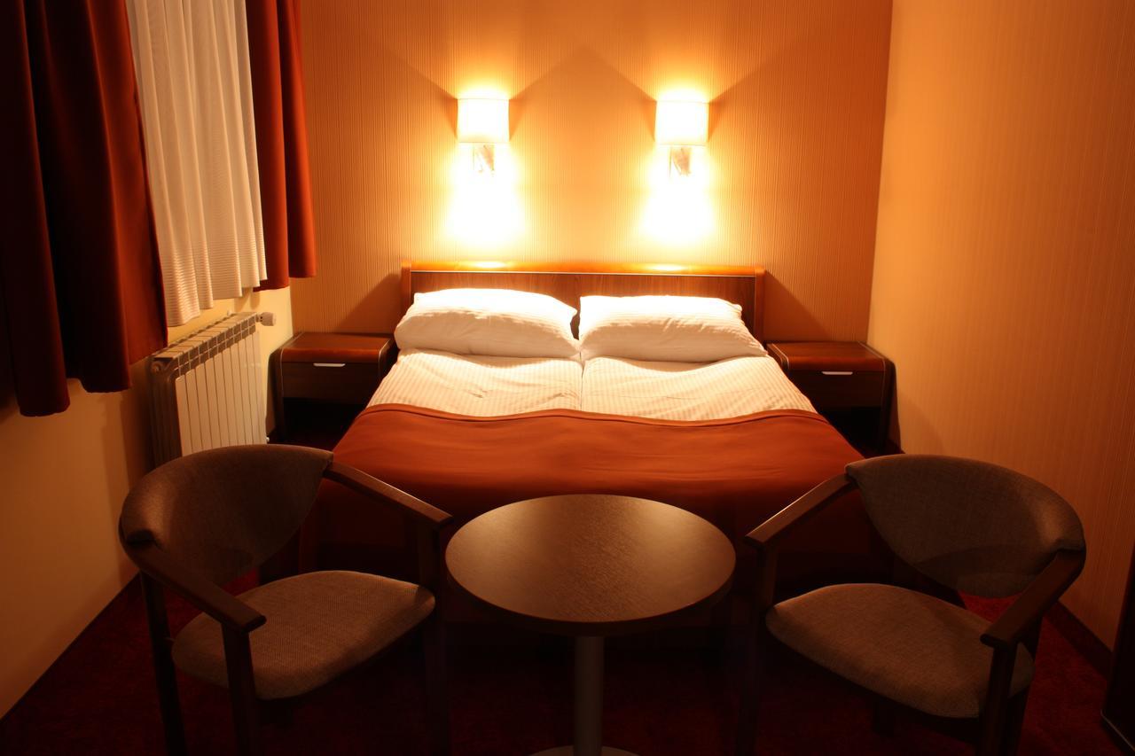 Impresja Motel Borek Wielkopolski Ruang foto